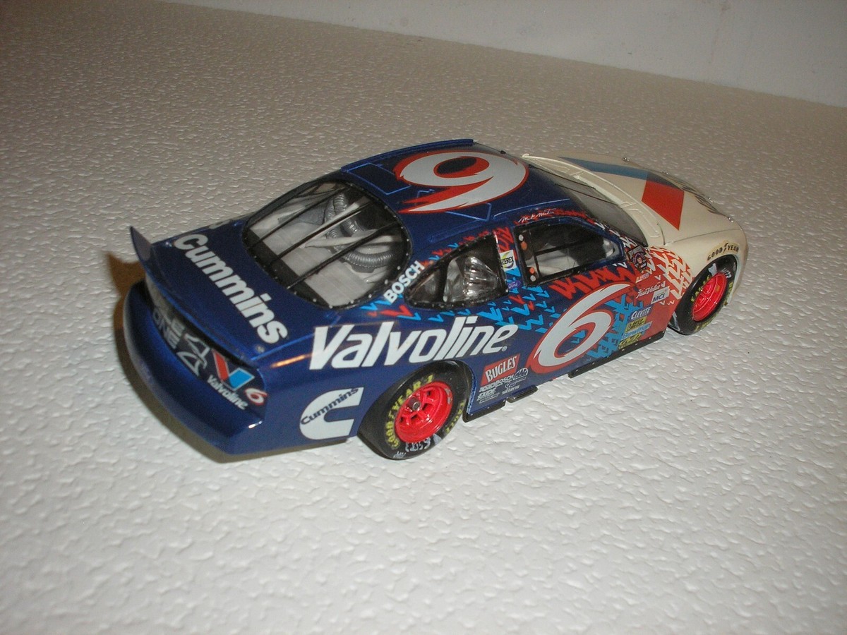 1/24 ナスカー　フォード　トーラスＦＯＲＤ NASCAR VALVOLINE Vintage 1/24 Nascar #6 Mark Martin Valvoline Cummins Ford
