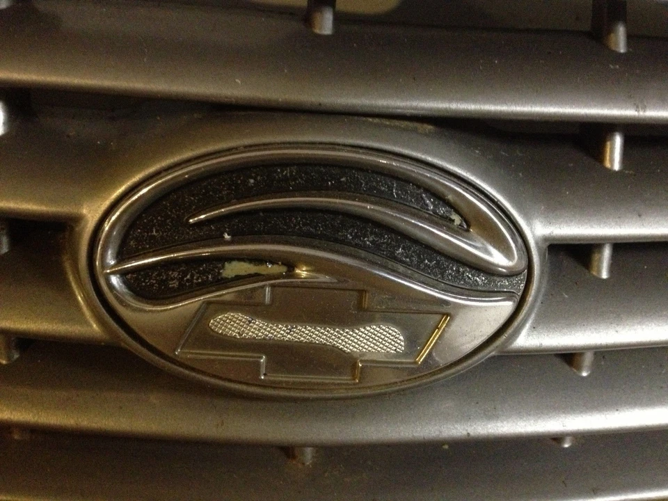 Chevrolet Malibu 2000 parrilla delantera 4 puertas ¡Envío gratuito! CT Foto 3 de 4