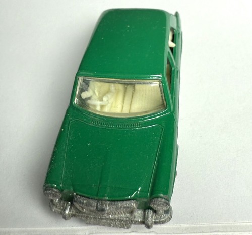 Lesney Matchbox #64 Green Regular 1-75 MG 1100 1968 Diecast Dog In Back Toy - Picture 3 of 6