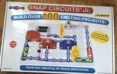 Electrical Circuit Board - 100 Projects - SNAP CIRCUIT JR. New In Opened Box