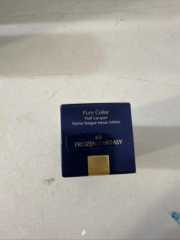 Esmalte de uñas Estee Lauder FROZEN FANTASY 69 color puro brillo Foto 2 de 3