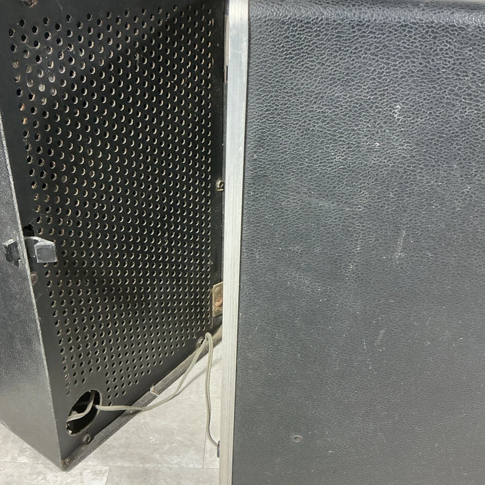 VINTAGE GE Trimline Transistor 400 Portable Turntable Solid State Record Player - Image 4 of 4