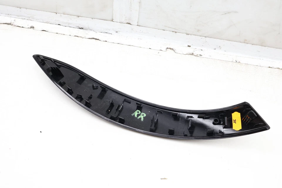 2015-2016 BMW 428I XDRIVE GRAN COUPE - Right DOOR PULL Handle Cover / TRIM - Image 4 of 4