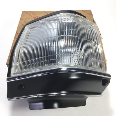 や1218様 Parking & Clearance Lamp Lens RH Toyota Cressida Wagon GX71