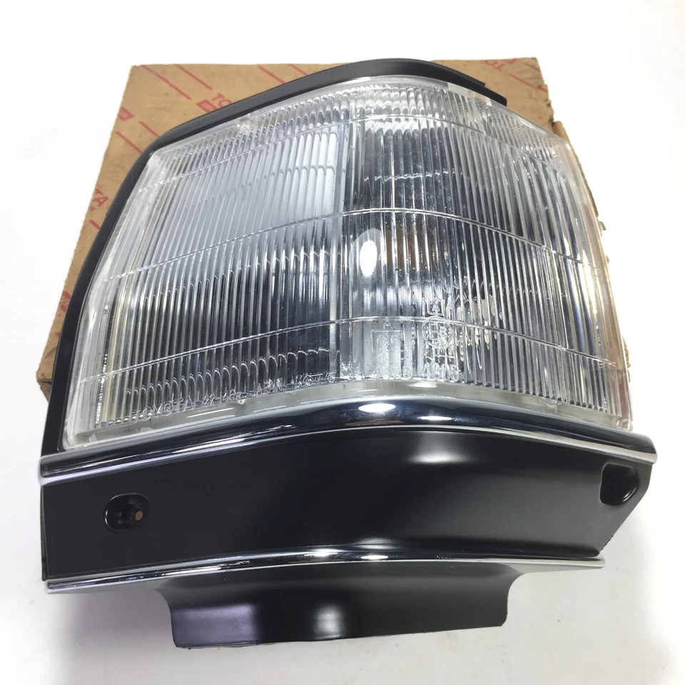 Parking & Clearance Lamp Lens RH Toyota Cressida Wagon GX71 LX70 MX73 RX70 NOS - Image 2 of 4