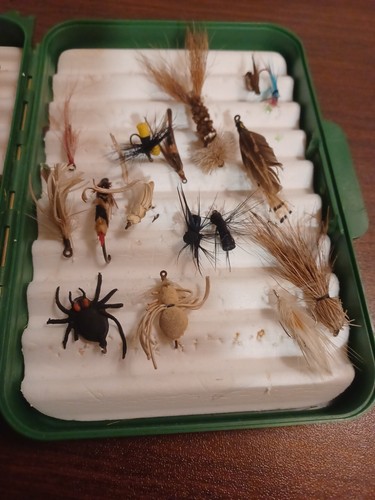 Fly Box Loaded With 35 Fly Rod Fishing Lures - Picture 5 of 7