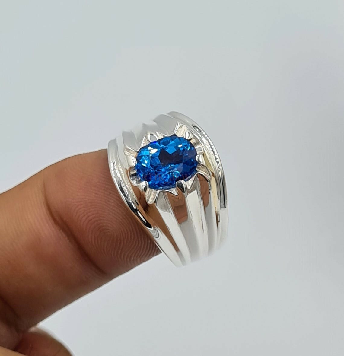 Picture 4 of 11
