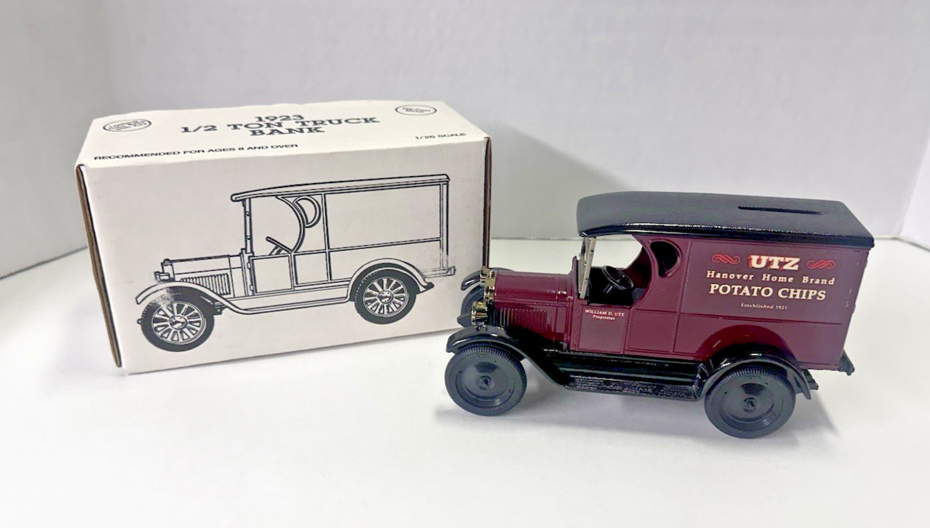 Vtg 1991 UTZ Hanover Brand Potato Chips ERTL 1923 1/2 Ton Truck Bank Lock Keys