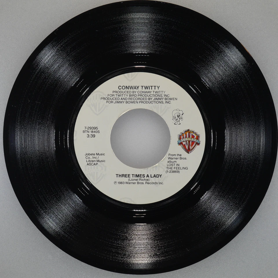 CONWAY TWITTY Three Times A Lady / I Think I'M In Love WARNER 7-29395 NM 45 7" - Image 4 of 4