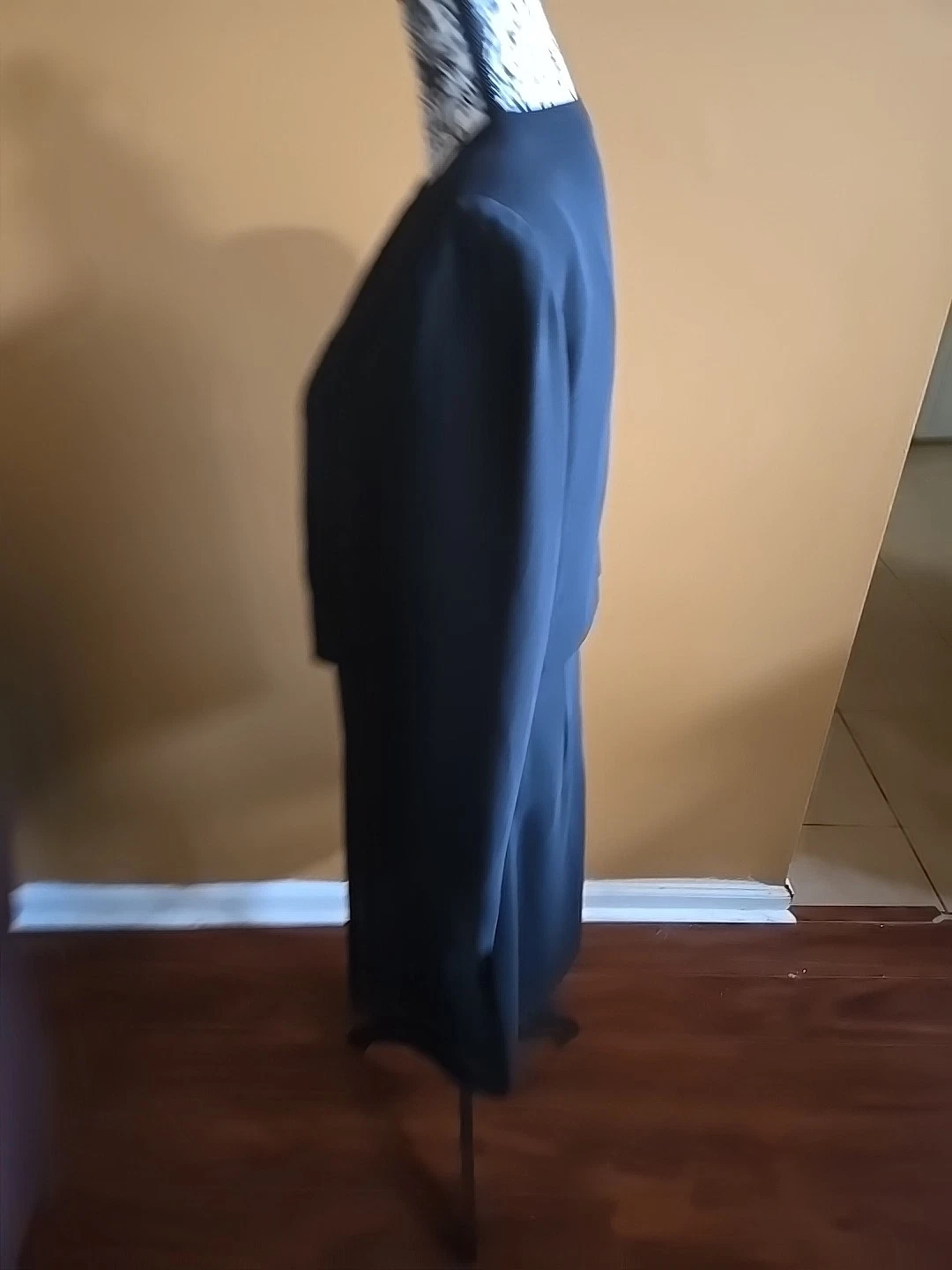 VETEMENTS Giacca bianca e nera con abito combinato Liz Claiborne