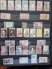 Petit lot de timbres oblitérés et de documents philatéliques du Gabon