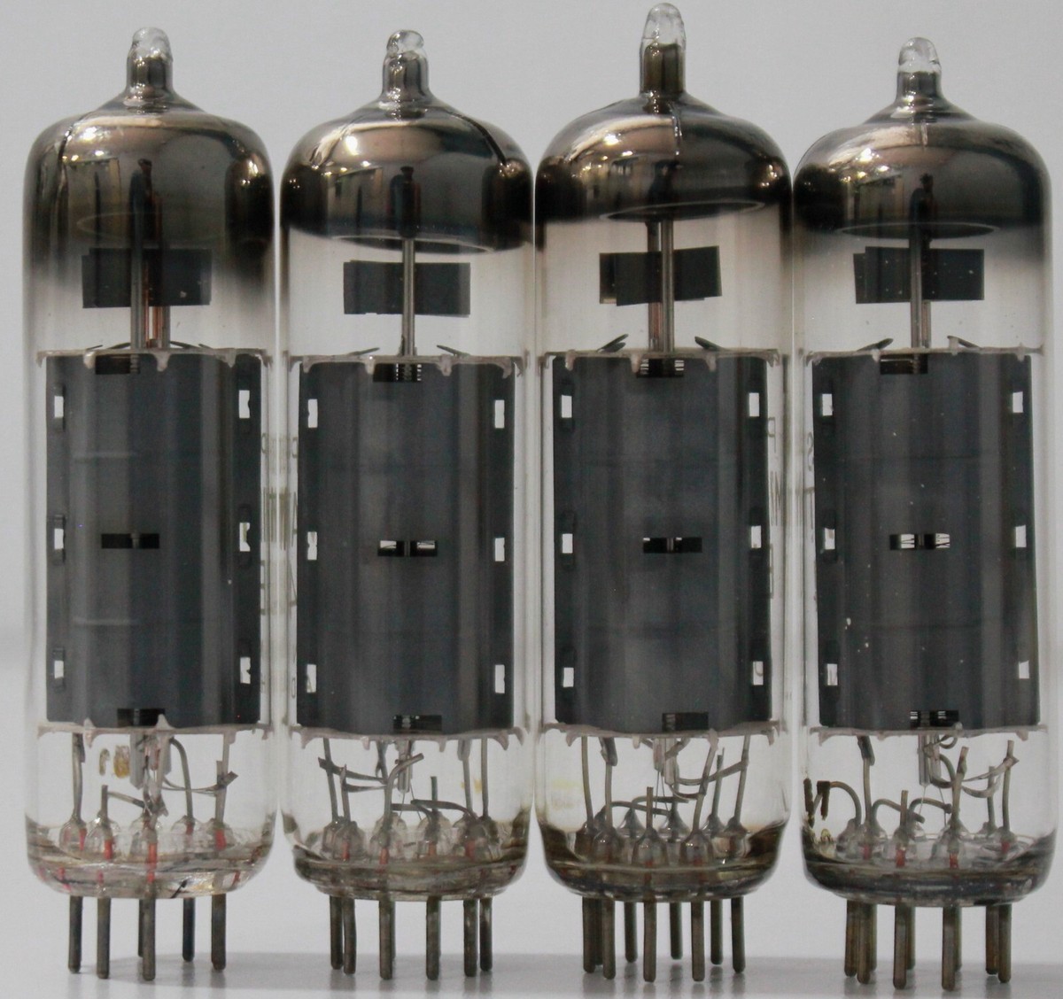 Philips Miniwatt EL84 ヘールレン製 真空管4本マッチド Philips Miniwatt EL84 ヘールレン製 真空管4本マッチド