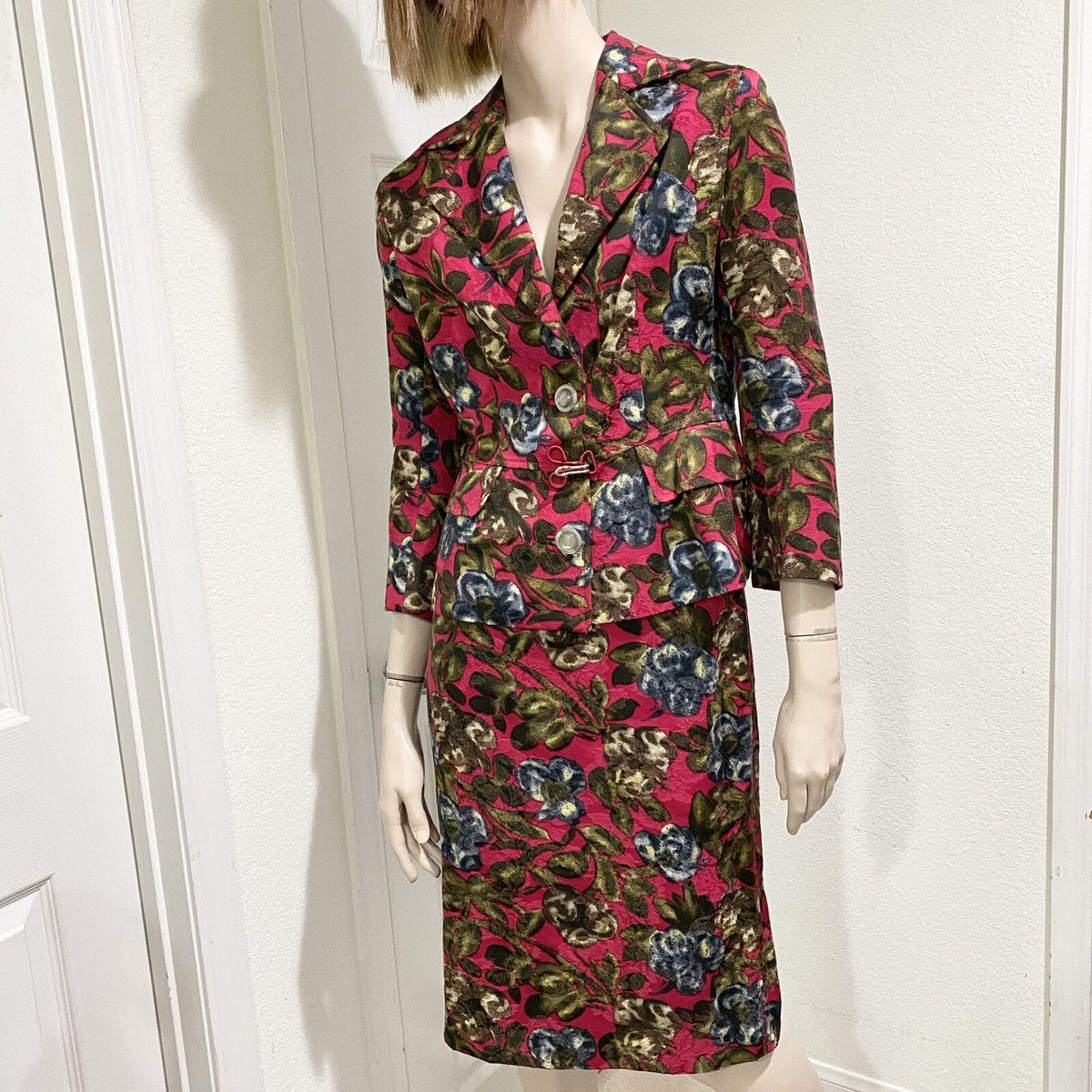 【送料&関税込】Dolce & Gabbana Longuette Skirt With Ros Dolce & Gabbana Floral Printed 2-pc Skirt Suit Set Size IT