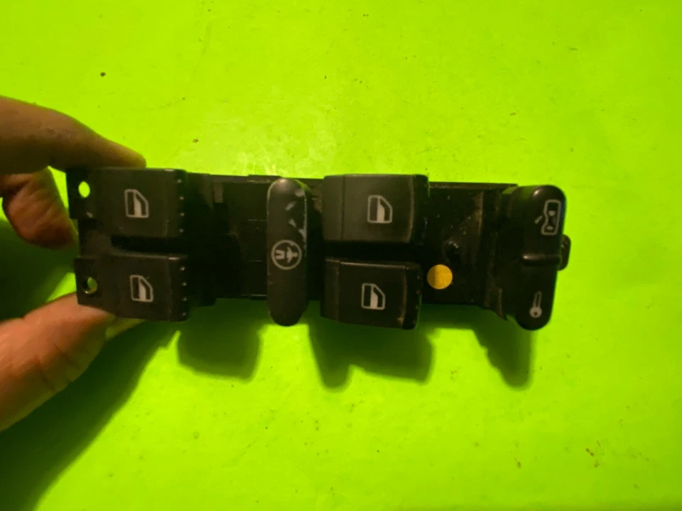 Volkswagen Jetta 2002 interruptor de ventana eléctrica principal delantero izquierdo OEM 03 7550 30 Foto 2 de 4