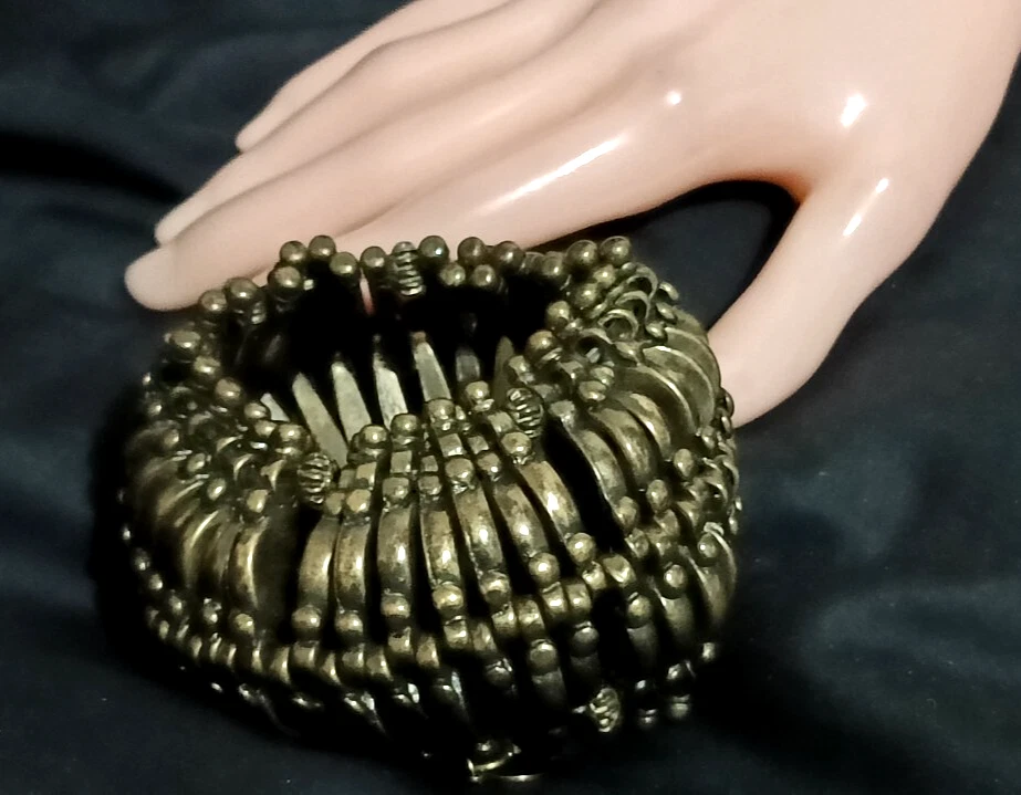 Pulsera elástica de latón pesado vintage Statement All Saints Spitalfields Foto 3 de 4