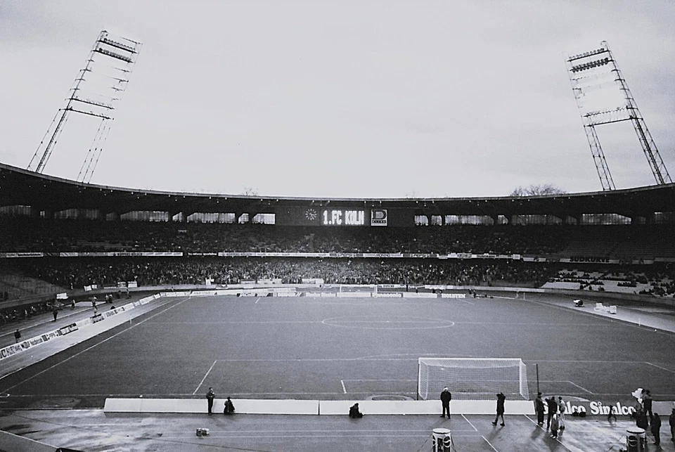 BLECHSCHILDER.STORE Retro Blechschild MÜNGERSDORFER STADION 1993 KÖLN COLOGNE 30 x 20 cm (b4289s)