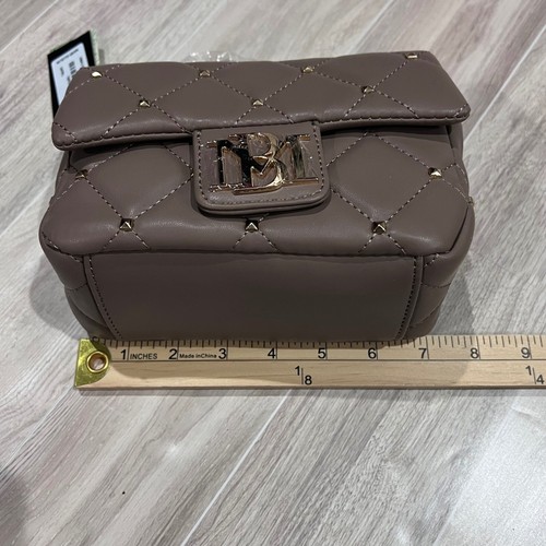 Neu mit Etikett Badgley Mischka Umhängetasche gesteppt Nieten Perlengriff Kettenriemen taupe - Bild 11 von 12