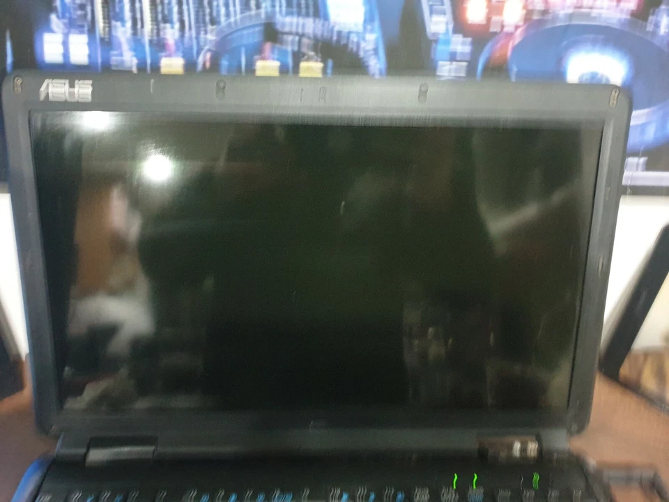 G88 ASUS X5DC laptop 3GB RAM won't turn on spares or reapirs no ram no hdd - Image 2 of 4