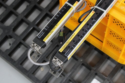 OMRON F3SJ-E1025-25-L F3SJ-E1025P25-D 1025mm, 1Pcs, Free Expedited Shipping - Picture 2 of 7