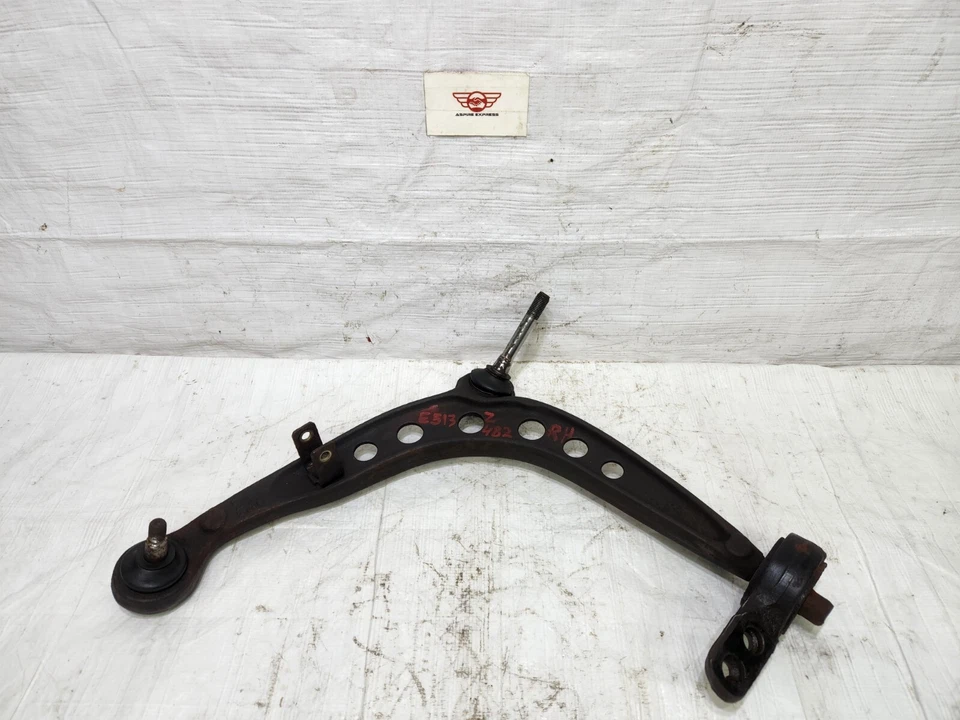 1984 - 1991 BMW 325e Control Arm & Bushing Right Passenger Side OEM - Imagem 4 de 4