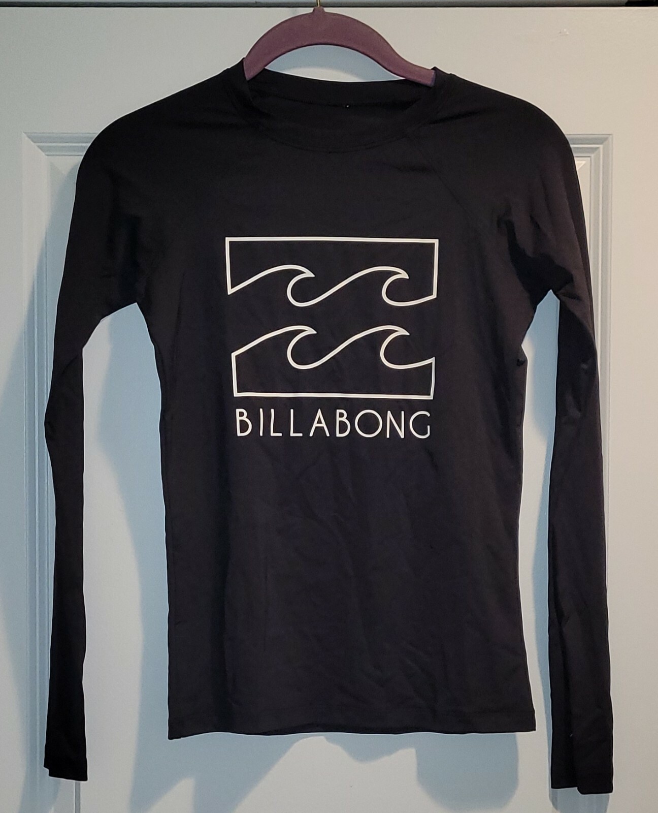 Billabong Women's Classic Long Sleeve Rashguard, Small. Black Pebble