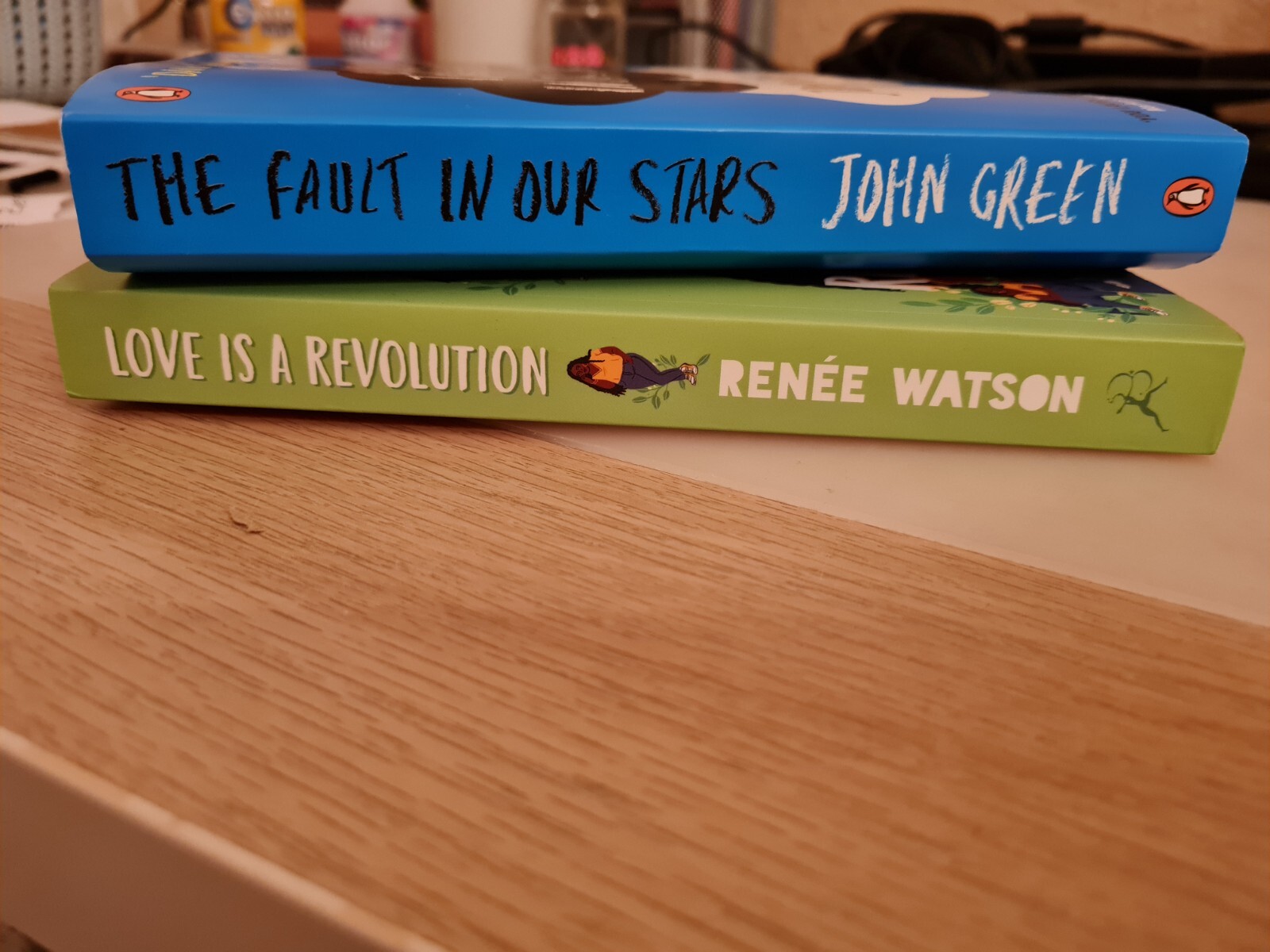 Thumbnail - The Fault In Our Stars Von John Green , Love Is A Revolution Von Renée