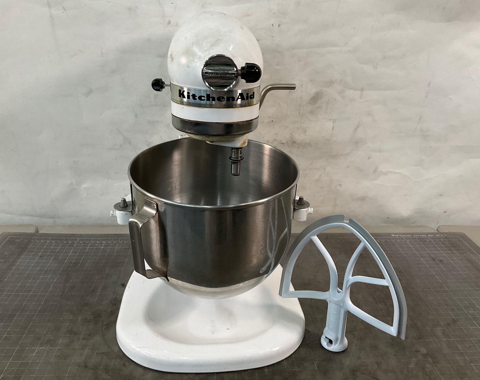KitchenAid Professional 5 KSM50PWH BowlLift Stand Mixer Bundle eBay