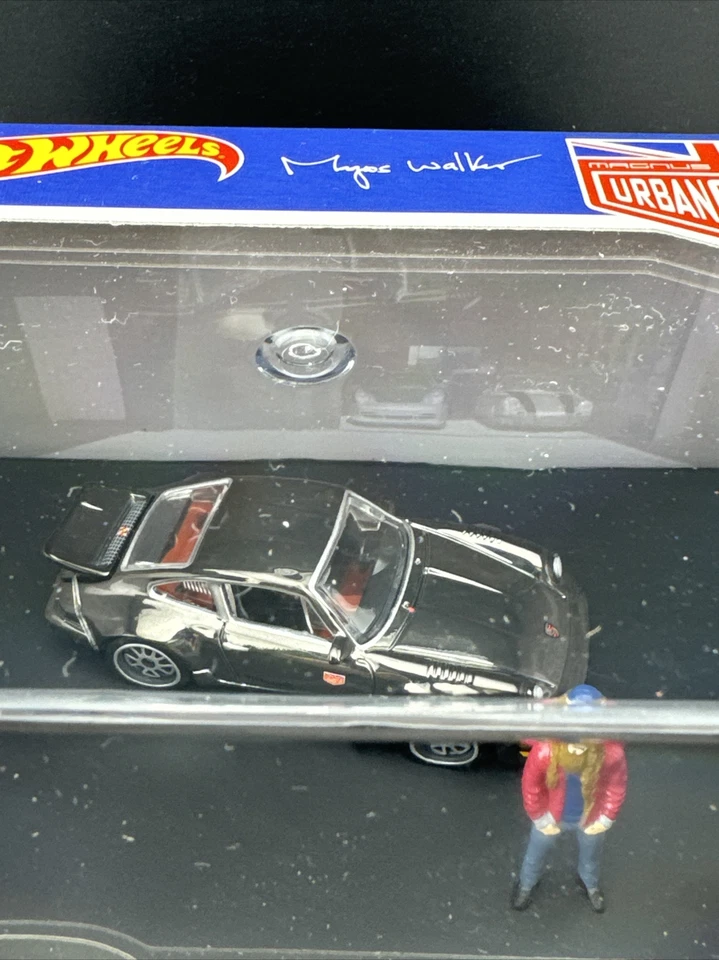 2019 Hot Wheels CHROME MAGNUS WALKER PORSCHE 964 w FIGURE RLC Urban Outlaw 07258 - Image 2 of 4