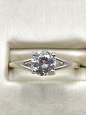 STERLING SILVER 925 WHITE ROUND GEMSTONE BAND SIZE 7 RING 2.5g