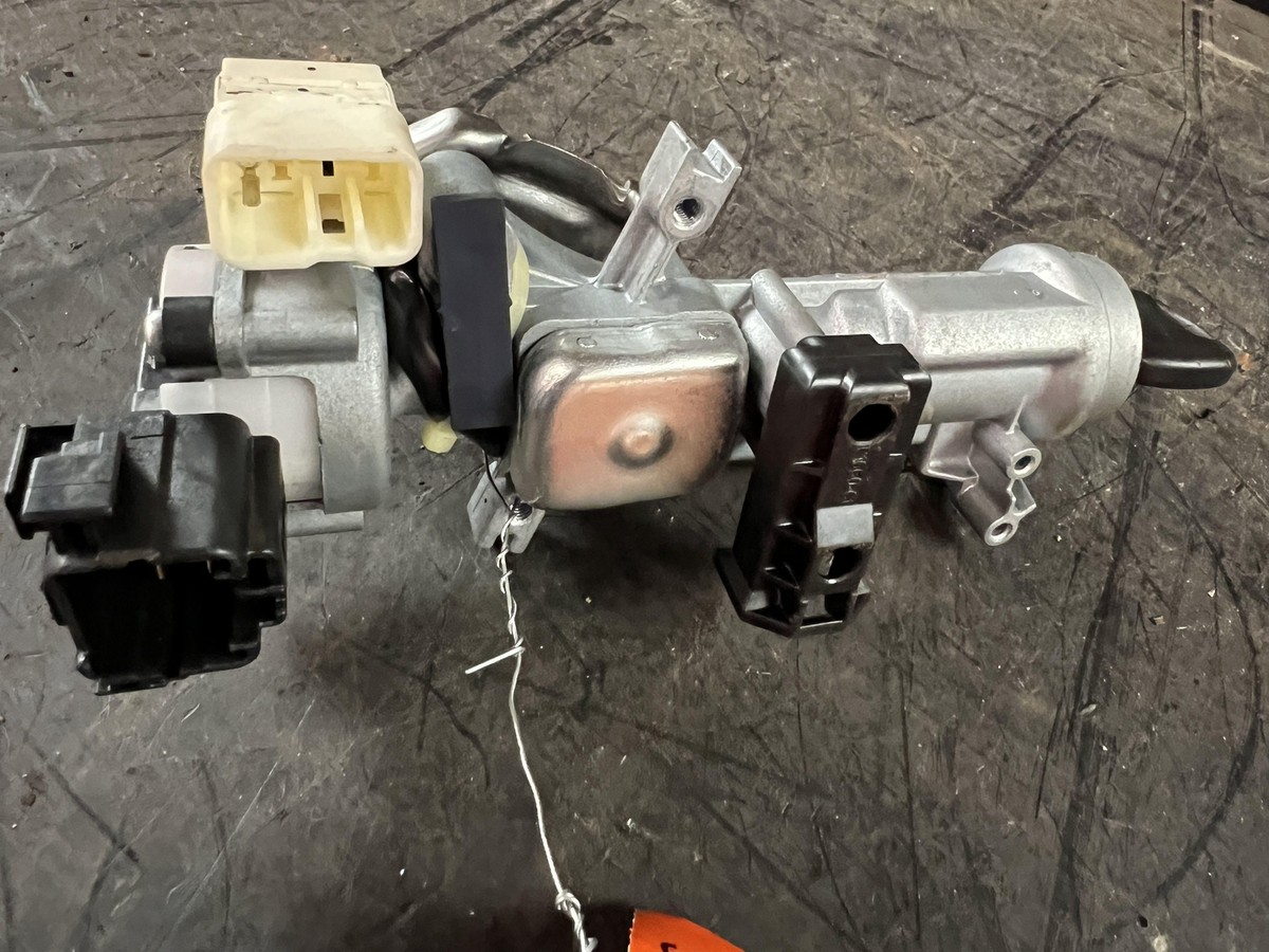 07-13 SUZUKI SX4 IGNITION SWITCH WITH CYLINDER HOUSING & KEY | eBay