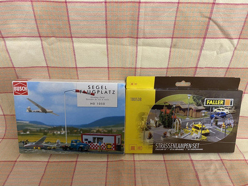 FALLER ART. 180538 LAMPIONI BUSCH ART. 1050 SEGEL FLUGPLATZ SCALA H0 1:87 | Condition: Nuovo