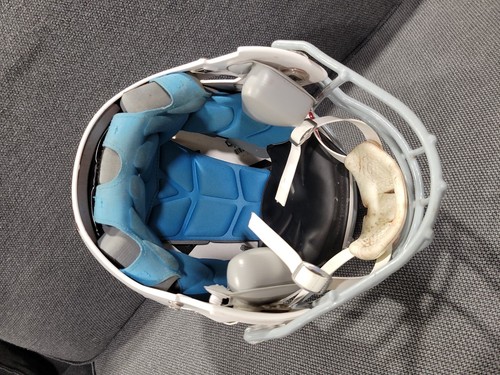 Riddell Victor-i Youth Football Helmet 2022 White Size Sm/Med Complete Pads - Picture 6 of 11