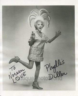 Phyllis Diller Komikerin Schauspielerin mit Zigarette Vintage handsigniertes Foto