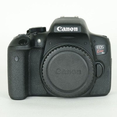 イオスキスX 8i Canon EOS Kiss X8i DSLR Camera with Lens Kit - 18-55mm Excellent