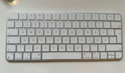 Apple Magic Keyboard - Deutsch / Qwertz Layout / Modell A2450