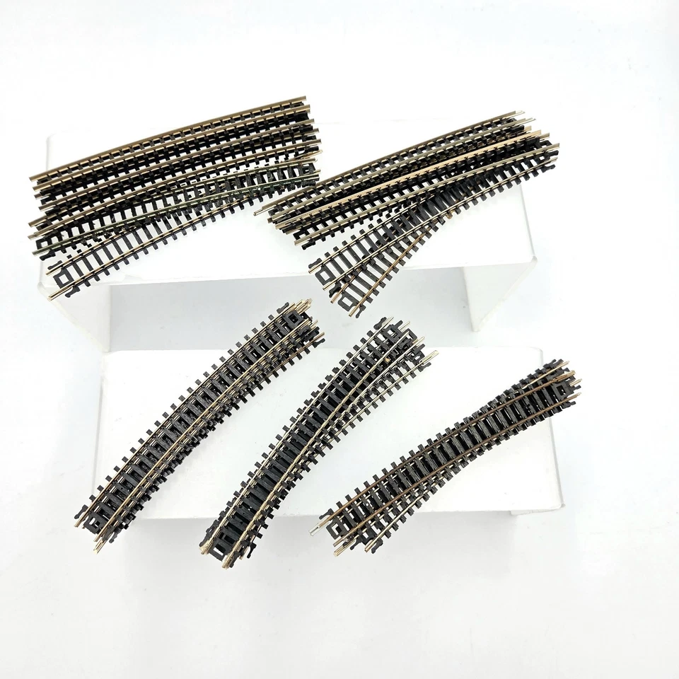 Atlas N Gauge 2526 19" Radius Curve Nickel Silver Snap Track Code 80 Lot of 22 - Image 2 of 4