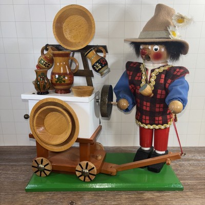 Steinbach Volkskunst Nutcracker SMOKER German Reuge Musical Food Pottery Peddler