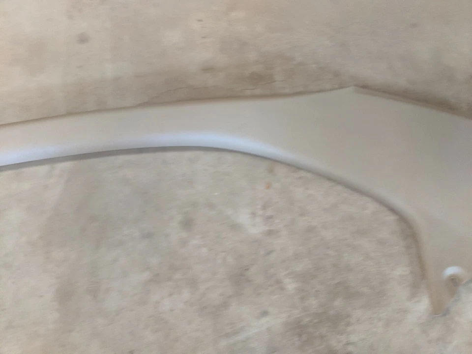 MITSUBISHI GALANT 2000 DERECHO B PILAR SUPERIOR Y TRASERO UOX1 Foto 3 de 4