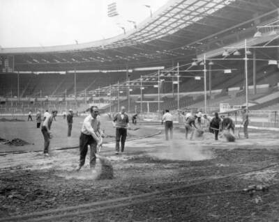 Workmen Preparing Speedway Track Wembley Stadium Return Speedway Leag 1970 PHOTO