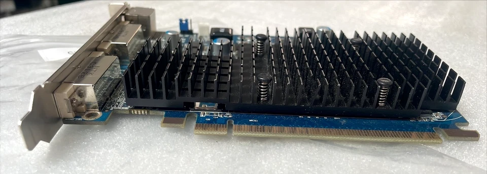 ATI Radeon HD 4350 1GB DDR2 Dual DVI-I TV Video Graphics Card - Image 4 of 4