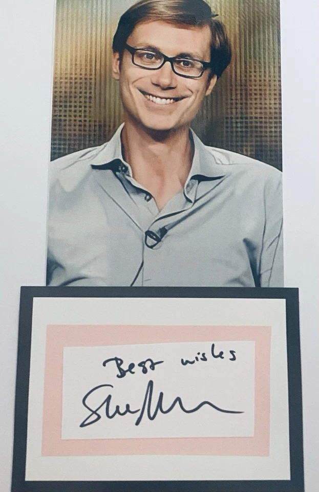 Stephen Merchant English Actor , Extras , Original 10 x 8 Signature Piece - Image 1 of 1