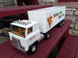 ertl toys r us truck