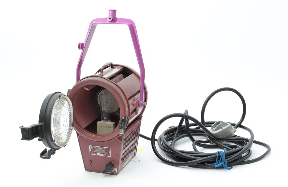 Mole Richardson Type 4131 2000W Baby Junior w/new bulb - Image 3 of 3