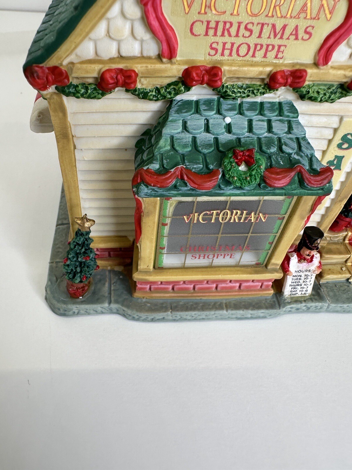 2008 LEMAX Victorian Christmas Shop Caddington VILLAGE COLLECTION READ