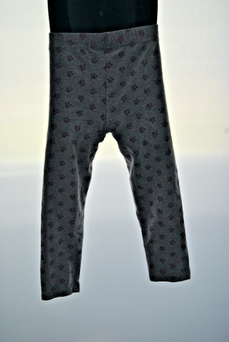 Girl Leggings by Nickelodeon Size 3T Gray with pictures of foot prints - Picture 8 of 20