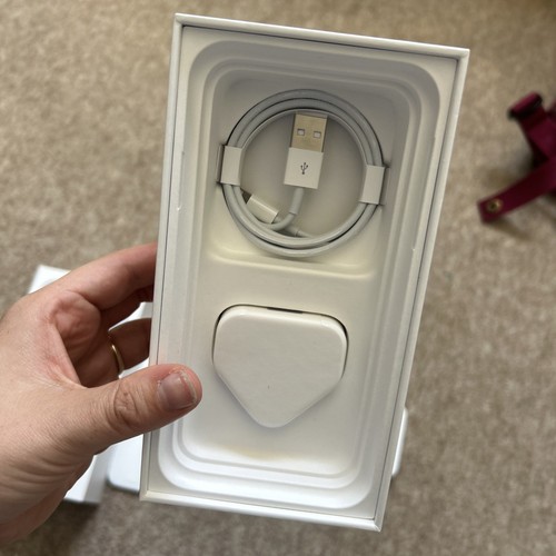 iPhone 11 empty box only with Accessories 64GB 128GB 256GB - Afbeelding 2 van 6