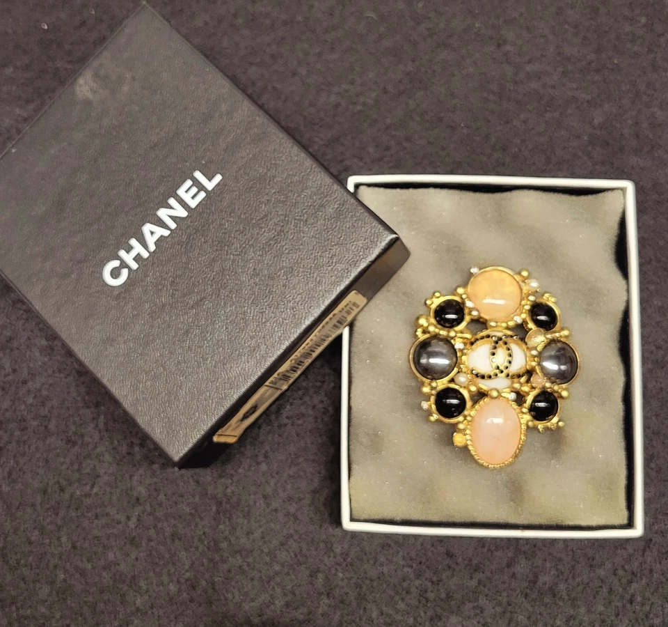 CHANEL PARIS AUTHENTIC GRIPOIX RARE COUTURE BAROQUE BROOCH XL - SIGNED / IN BOX - Image 2 of 4