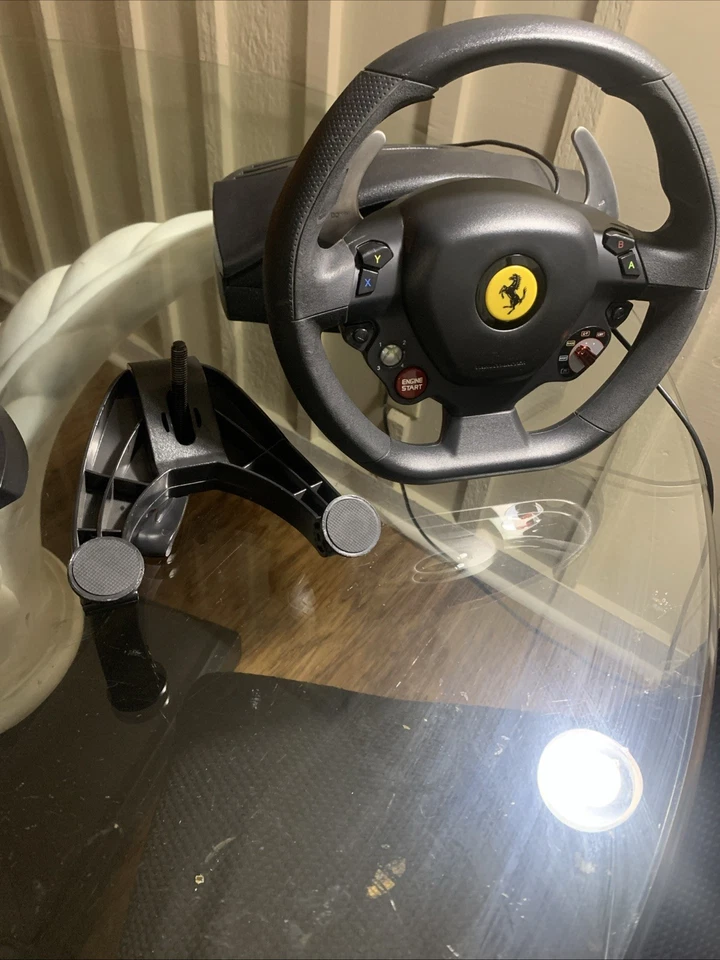 Volante Thrustmaster Ferrari 458 Spider para Xbox ¡Con cada accesorio! Foto 4 de 4