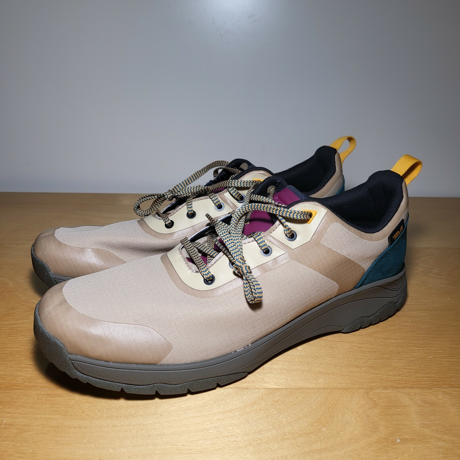 teva gateway low hiking shoes for men