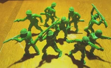 Vintage 60mm LIDO Toy Co. PLASTIC G.I.s 9 figures in 6 poses. ALL 2-38" tall, NM